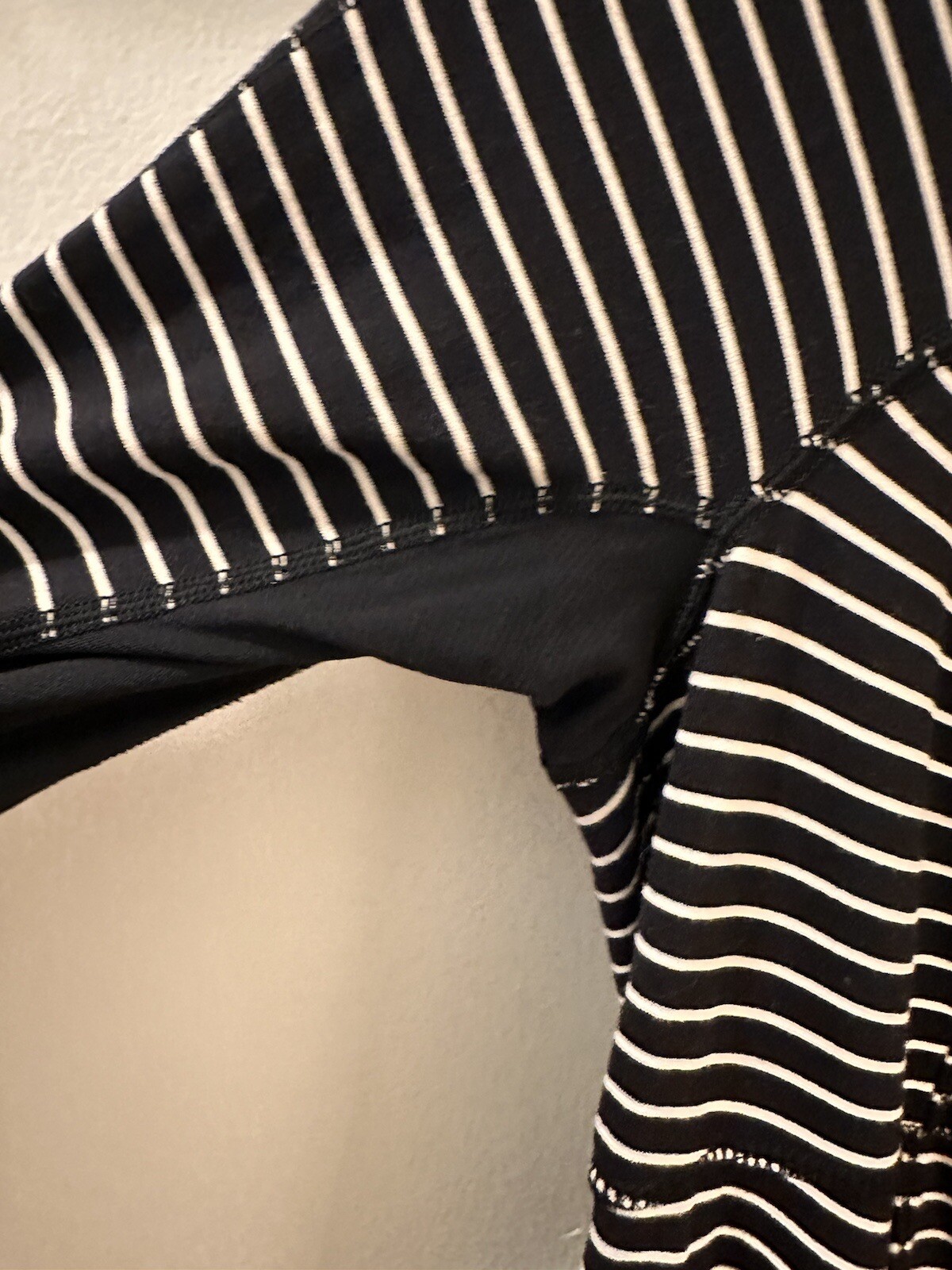 Lululemon Base Runner Pullover Top Half Zip Strip… - image 7