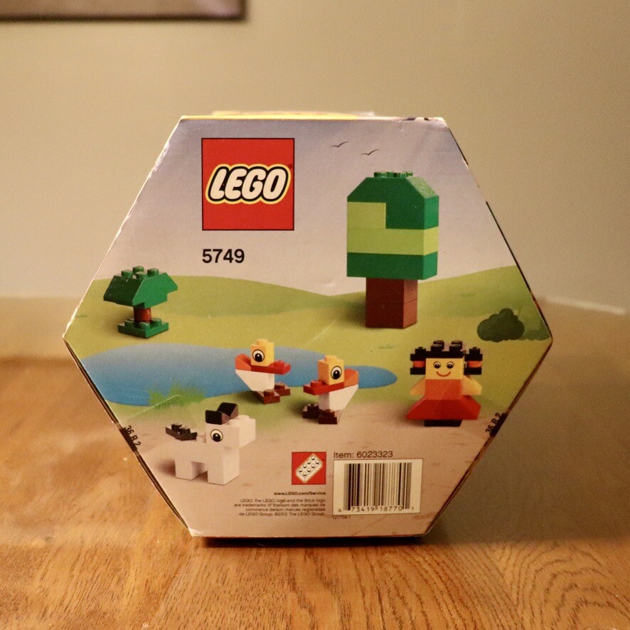 5749 Lego Creative Building Kit - 650 Pieces EXCELLENT CONDITION 