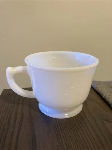 Hazel Atlas Measuring 2 Cup White Milk Glass Pint - Cup - Ounce Increments 1930s