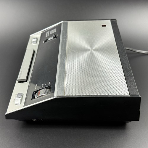 Vintage 1969 Panasonic RE-6125 FM/AM Electronic Touch Tune Tabletop Radio Japan - Picture 3 of 11