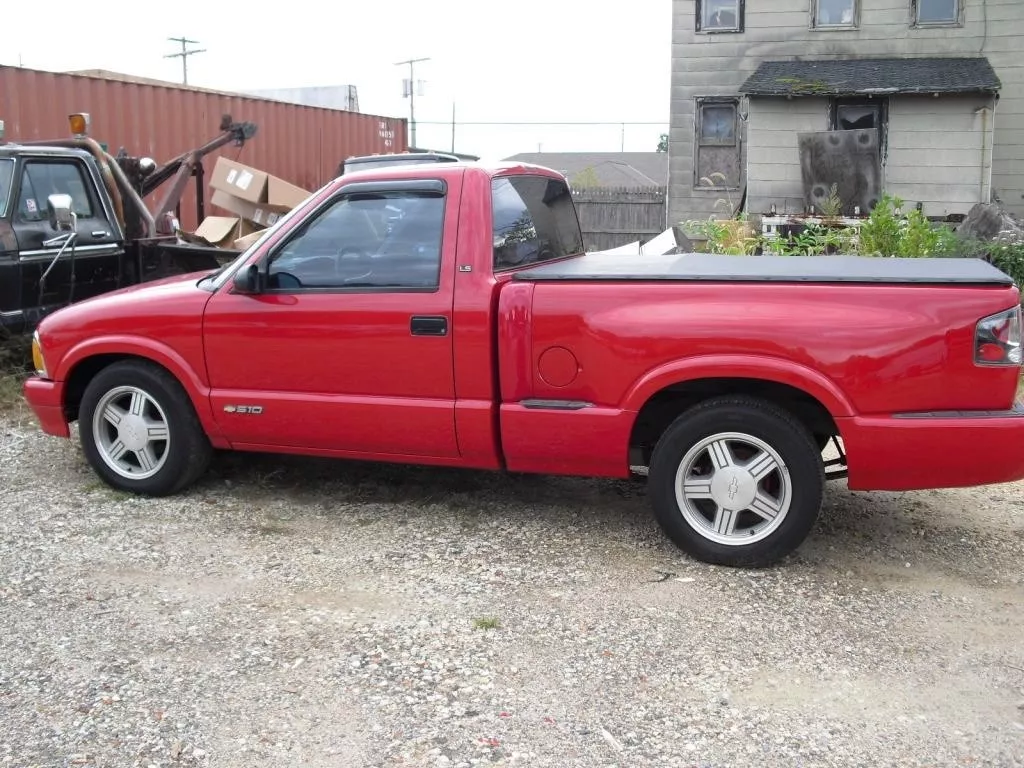 94 04 Chevy S10 Right Rear Step Bumper Pad GM1191107 eBay