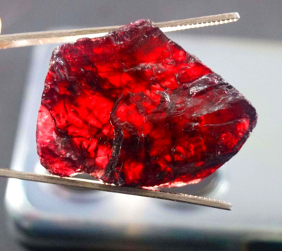 88.20 Ct. Natural Red Painite Rough Cut Faceted Loose Gemstone @Birthday Gifts