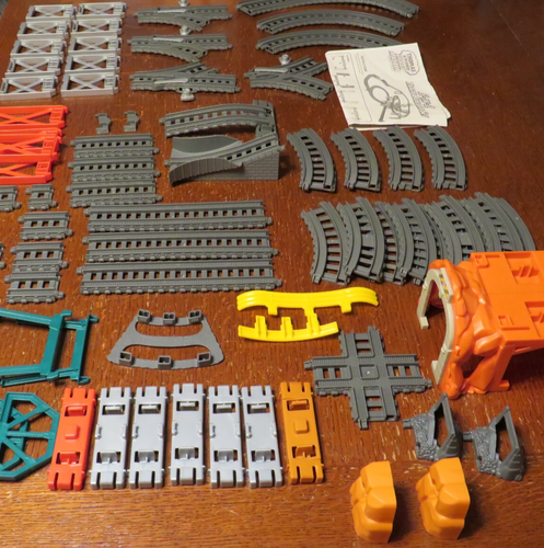 Thomas & Friends Trackmaster Motorized Railway Train 5-IN-1 TRACK BUILDER SET - Picture 11 of 11