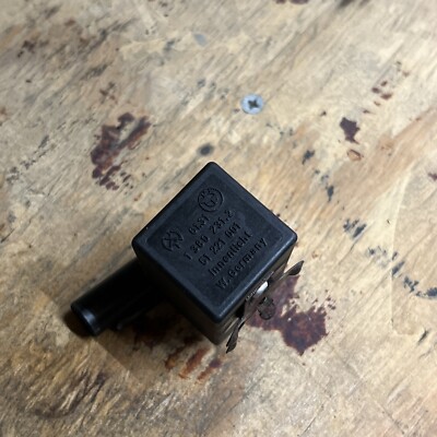 OEM BMW 6 Pin E30 Interior Light Control Delay Module Relay