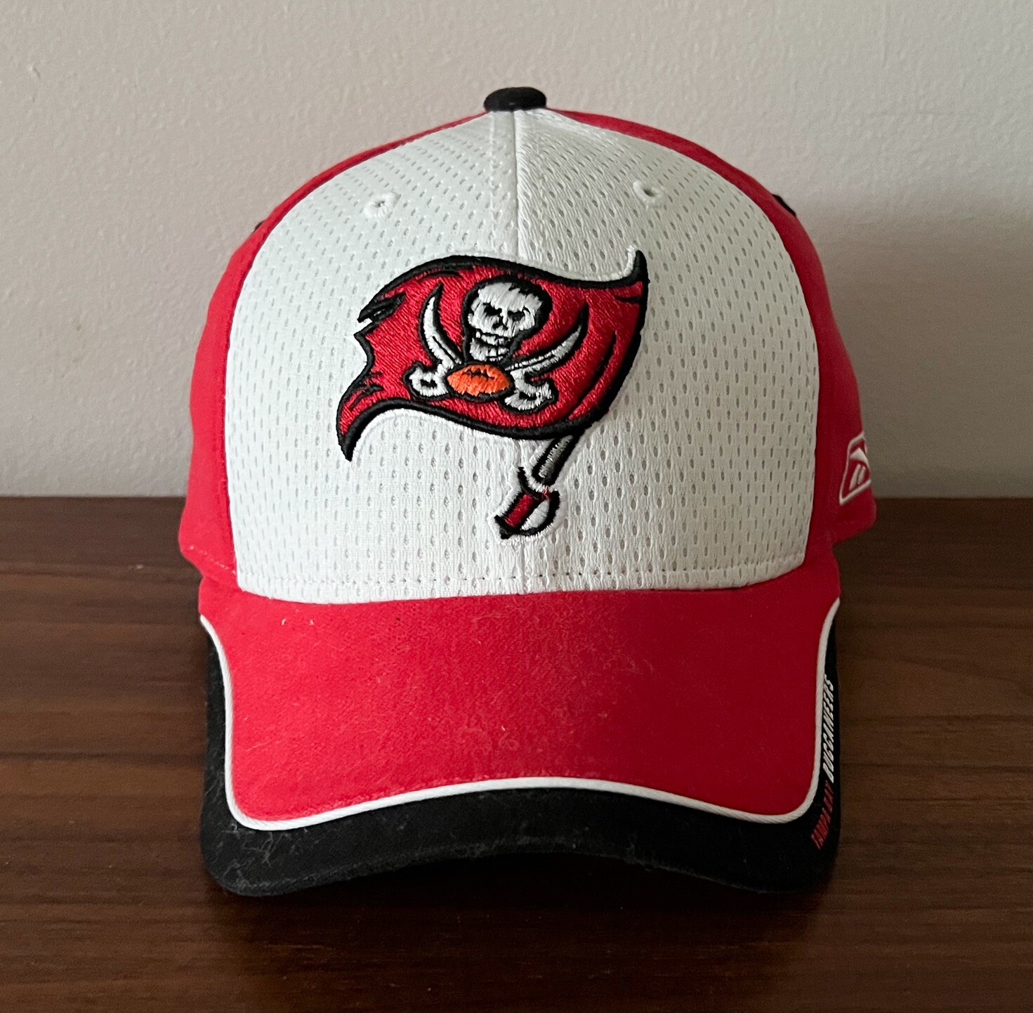 Vintage Tampa Bay Buccaneers Hat Reebok NFL Team Apparel One Size NWT