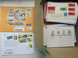 Karton ca 400 Briefe/Belege alle Welt mit Übersee FDC Ganzsachen Einschreiben