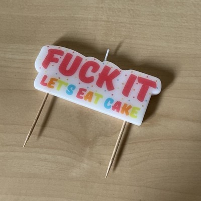 Humorvolle unhöfliche Feier Kuchen Kerze. Neu 