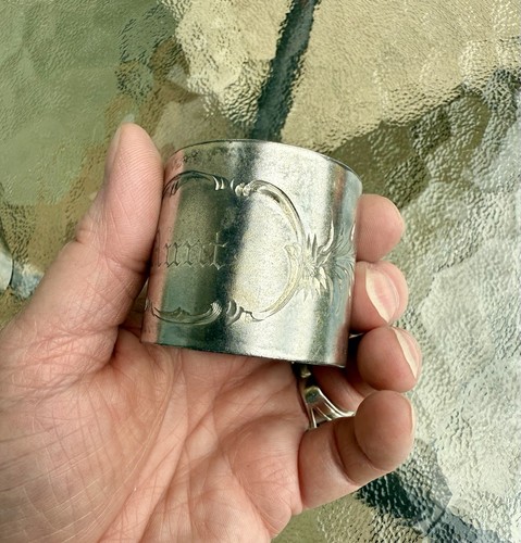 Antique Vintage Pair of Silver Plated Monogramed Aunt & Uncle Napkin Rings - Picture 12 of 17
