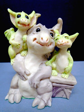 pocket dragons .  'FRIENDS'  1990  Rare Early Piece. Mint Condition. Unboxed  