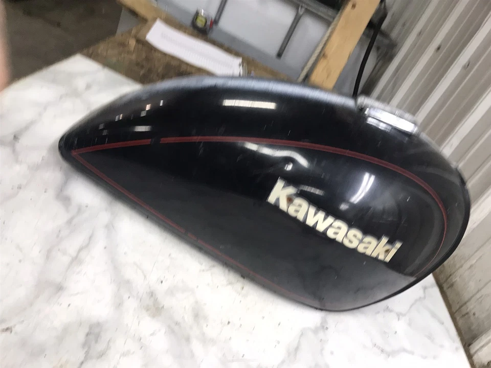 Depósito de gasolina 82 Kawasaki CSR KZ 650 KZ650 Foto 3 de 4