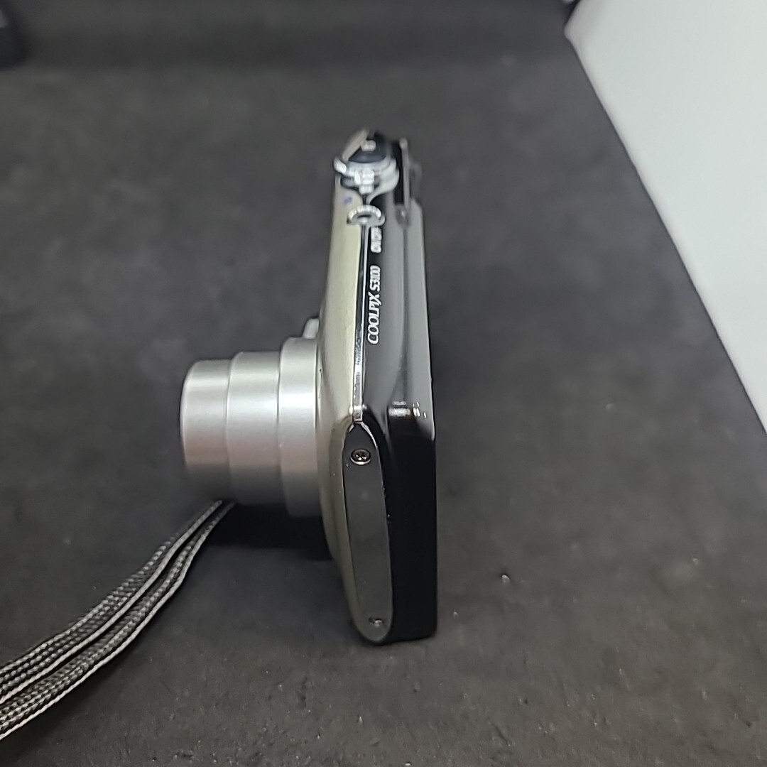 Nikon COOLPIX S3100 14.0MP Digital Camera Silver - Damaged