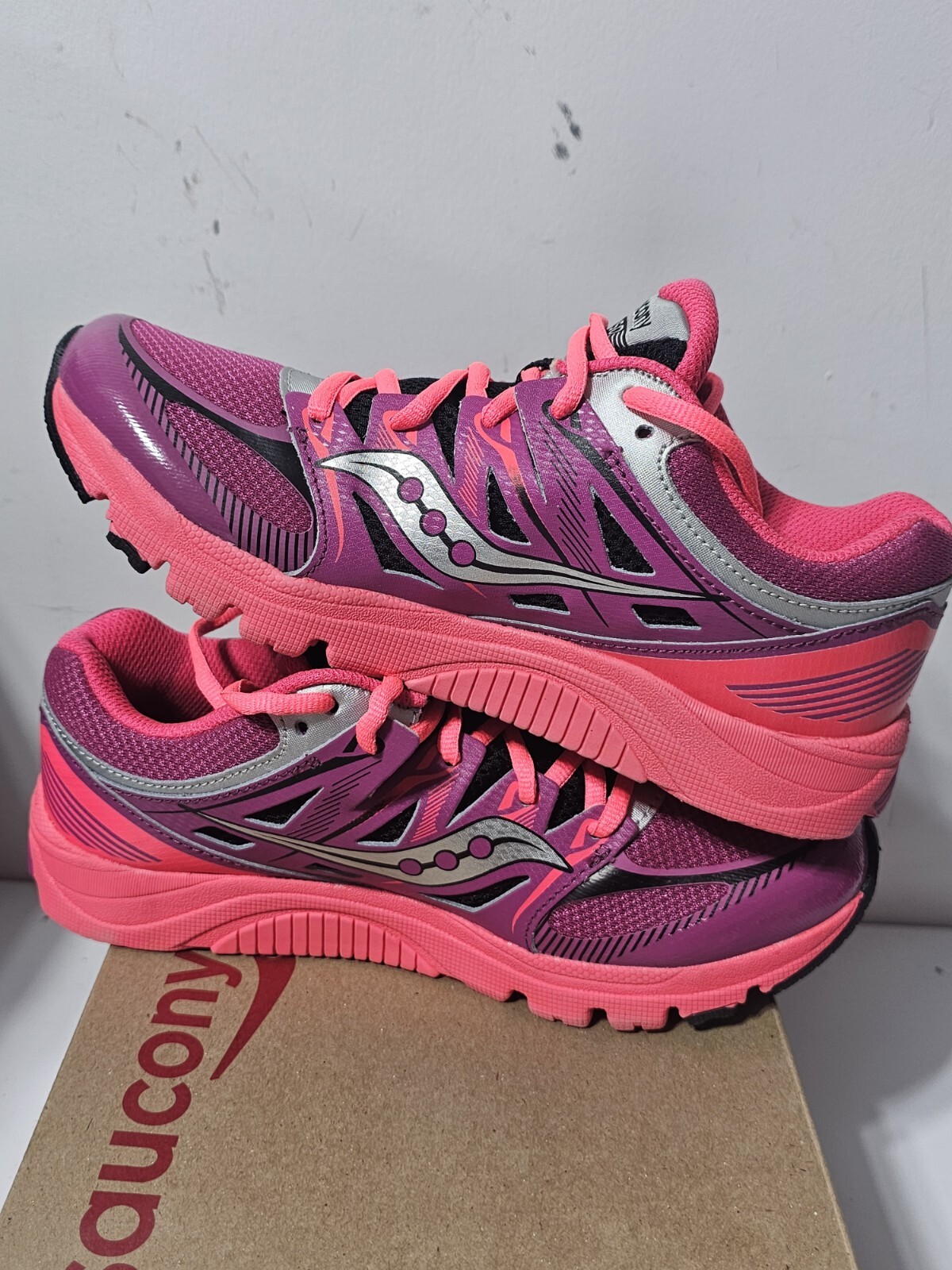 Saucony Girls Zealot ISO Series  SY54610 Running Shoes Sneakers Size 6 M thumbnail 10