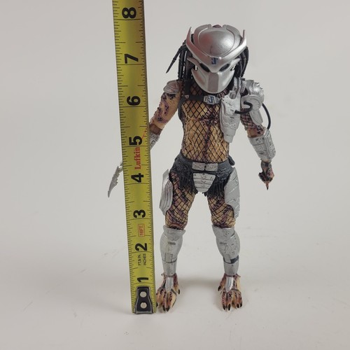 NECA Predator Series 12 Enforcer Predator 7” Figure (Missing Hand) - Picture 10 of 10