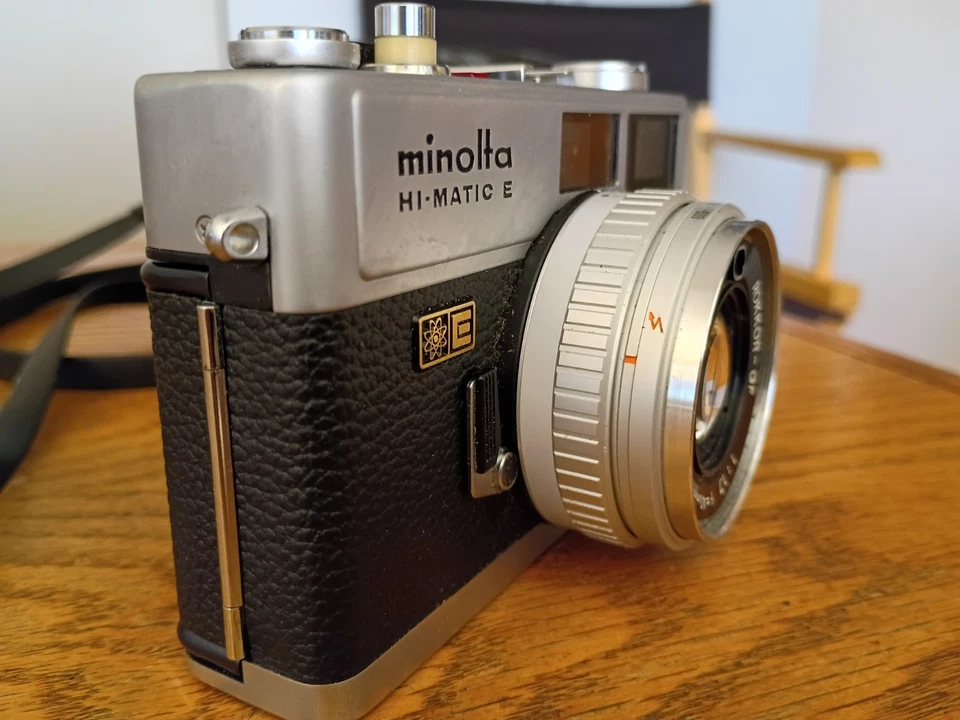 Minolta Hi-Matic E Plateada 35mm Cámara 40mm f1.7 Lente Baterías Nuevas, Estuche, Probado Foto 3 de 4