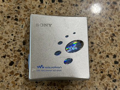 Sony MZ-E520 Walkman Portable MiniDisc MDLP Type-S Player - Tested 