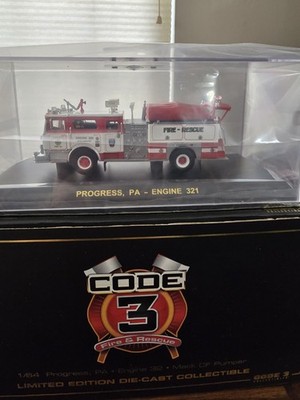 Code 3 Collectibles Progress PA Fire Department Mack CF Pumper Engine 32 Nice!!!