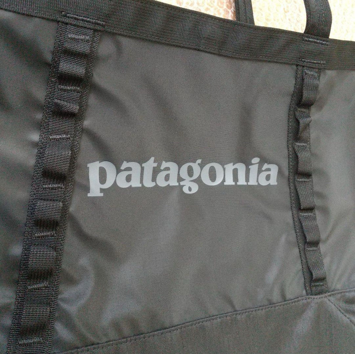 Patagonia 25L Shoulder Bag hole gear tote BLACK 2024 49032 from