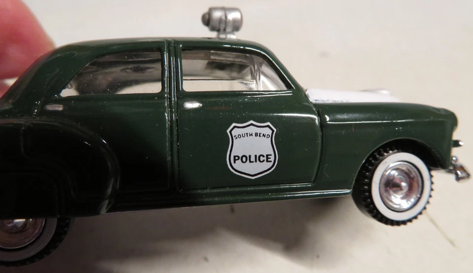Golden Wheels 50's American Cruiser South Bend Police Car Scale 1:64 Toy Car GUC - Image 3 of 4