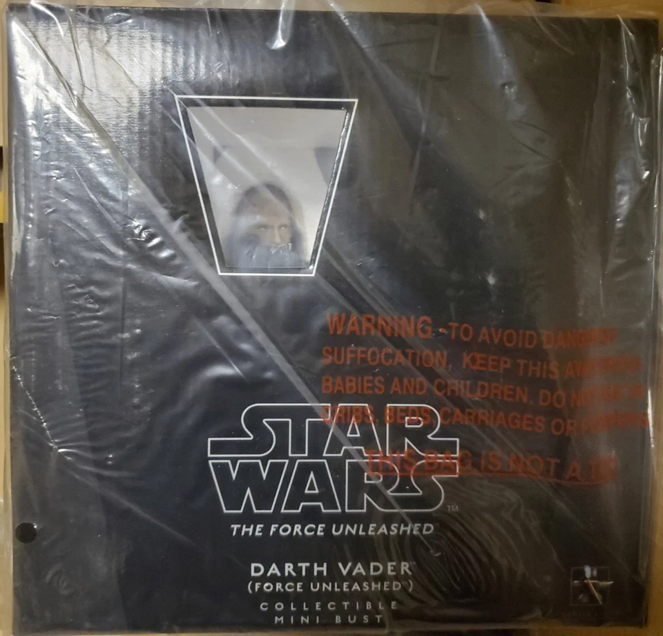 Star Wars DARTH VADER The Force Unleashed mini bust Gentle Giant NIB - Image 2 of 2