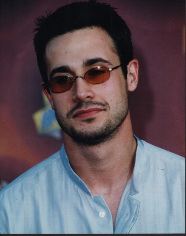Freddie Prinze Jr 8x10 glossy color photo