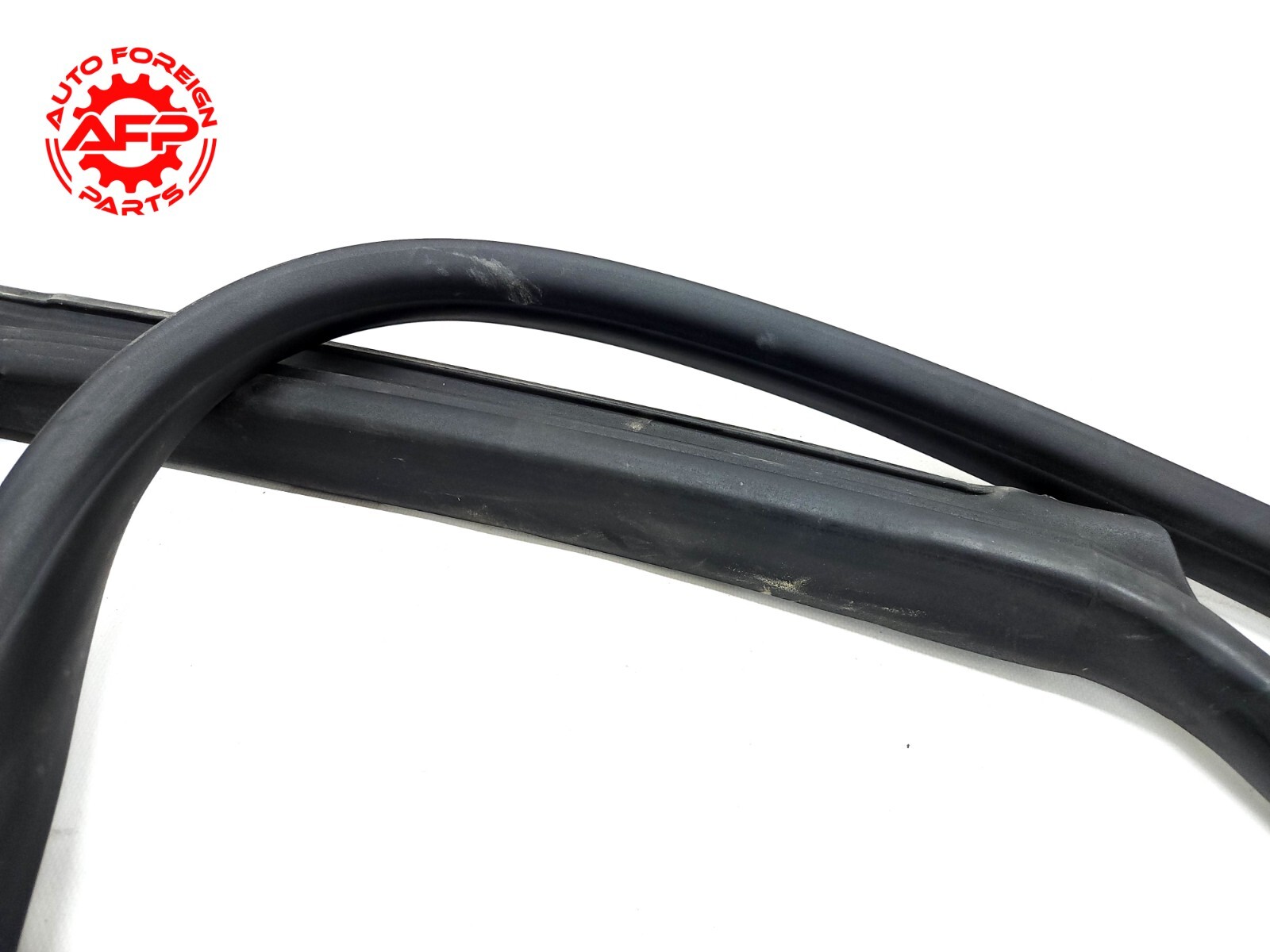 ⭐ 14-20 Maserati Ghibli Quatt Front Left Door Body Weatherstrip Gasket Seal Oem