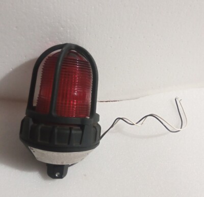 FEDERAL SIGNAL MODEL 151XST-120R VISUAL SIGNAL LIGHT FOR HAZARDOUS LOCATION RED