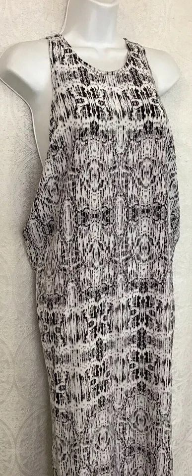 Vestido Mikoh Largo Estampado Melocotón Y Seda Blanco Razorback Talla S Foto 2 de 4