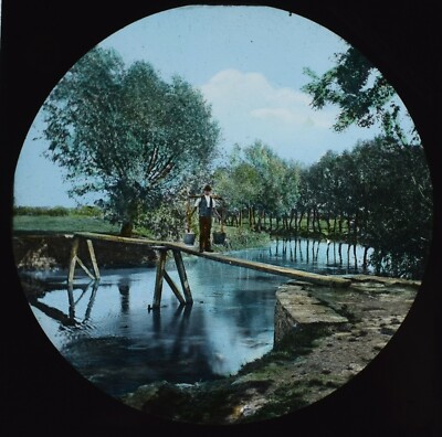 PLANK BRIDGE AT CRICKLADE C1887 PHOTOGRAPH Magic Lantern Slide RIVER THAMES
