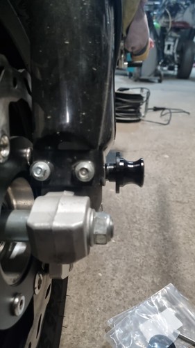 6MM Swingarm Spools Sliders For YAMAHA YZFR1 YZFR3 YZF R25 YZF R6/S YZFR7 XSR900 - Picture 23 of 35
