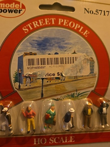 Model Power #5717 Pedestrians pkg(6) -- Street People - Picture 5 of 7