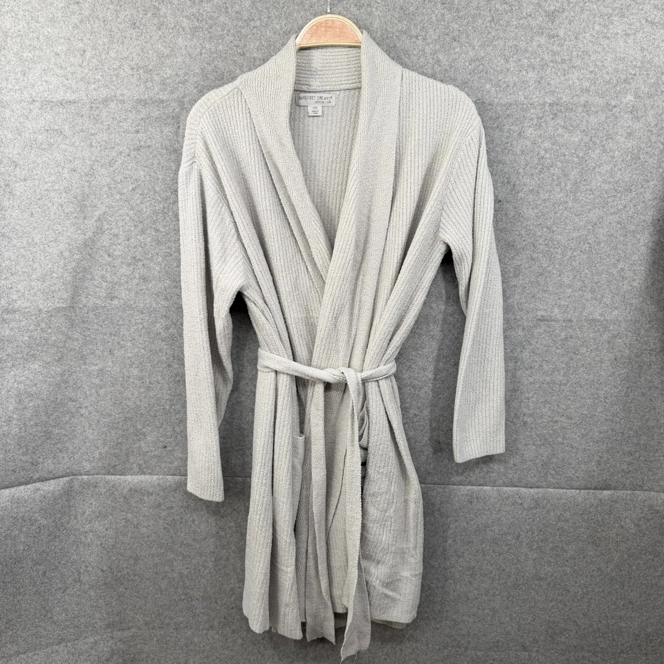 Bata acogedora Barefoot Dreams CozyChic Lite gris pálido acanalada envoltura corta S/M Foto 2 de 4