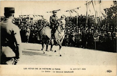 CPA AK Militaire Les Fetes de la Victoire a PARIS - Le Defile (362625)
