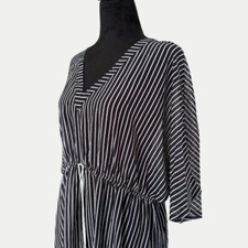 Meet.Curve Plus Size Striped Tassel Tie Front Cover Up
