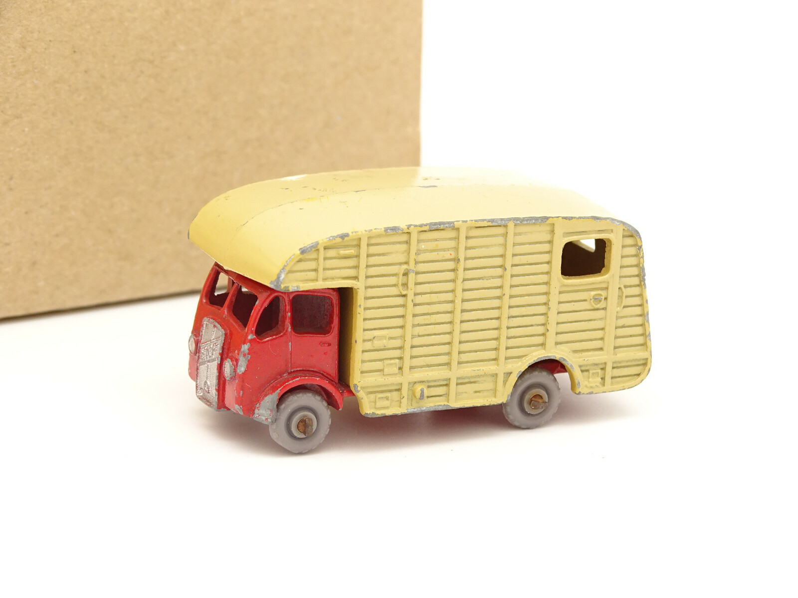 Matchbox 7a, Horse Drawn Milk Float - Free Price Guide & Review