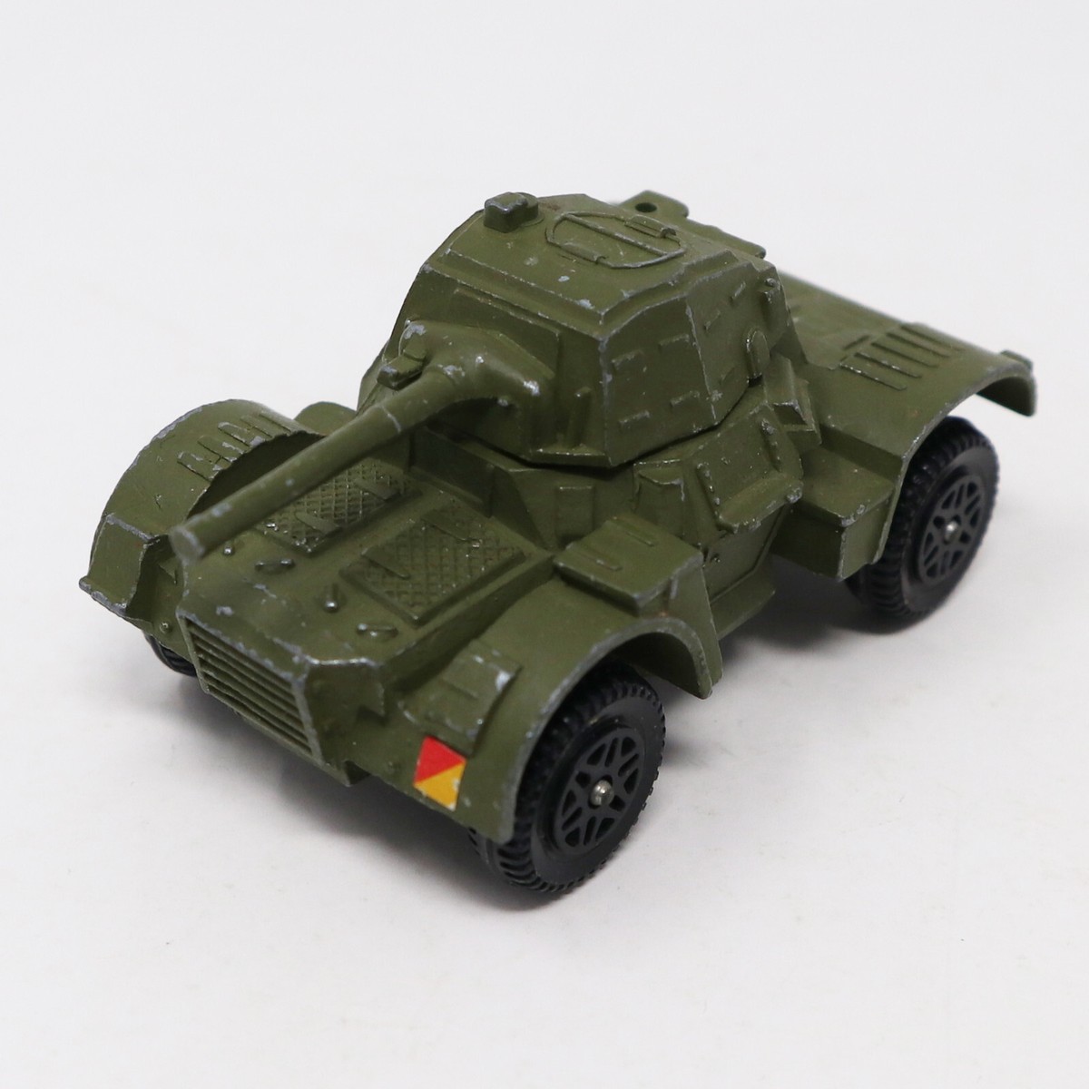 VINTAGE MECCANO DINKY TOYS 670 DAIMLER ARMOURED CAR DIECAST