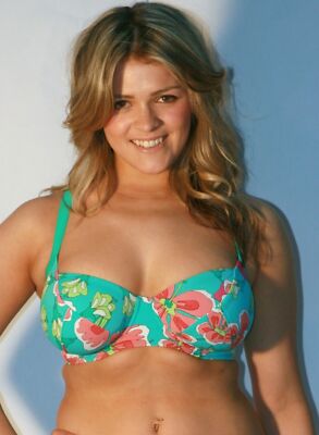 Ausverkauf.....Vollgefülltes Hawaii Blumen Bikini Oberteil 28-30 DD-J