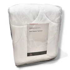 Marriott Queen Mattress Topper Plush Fits Mattresses Hypoallergenic 60x80 New