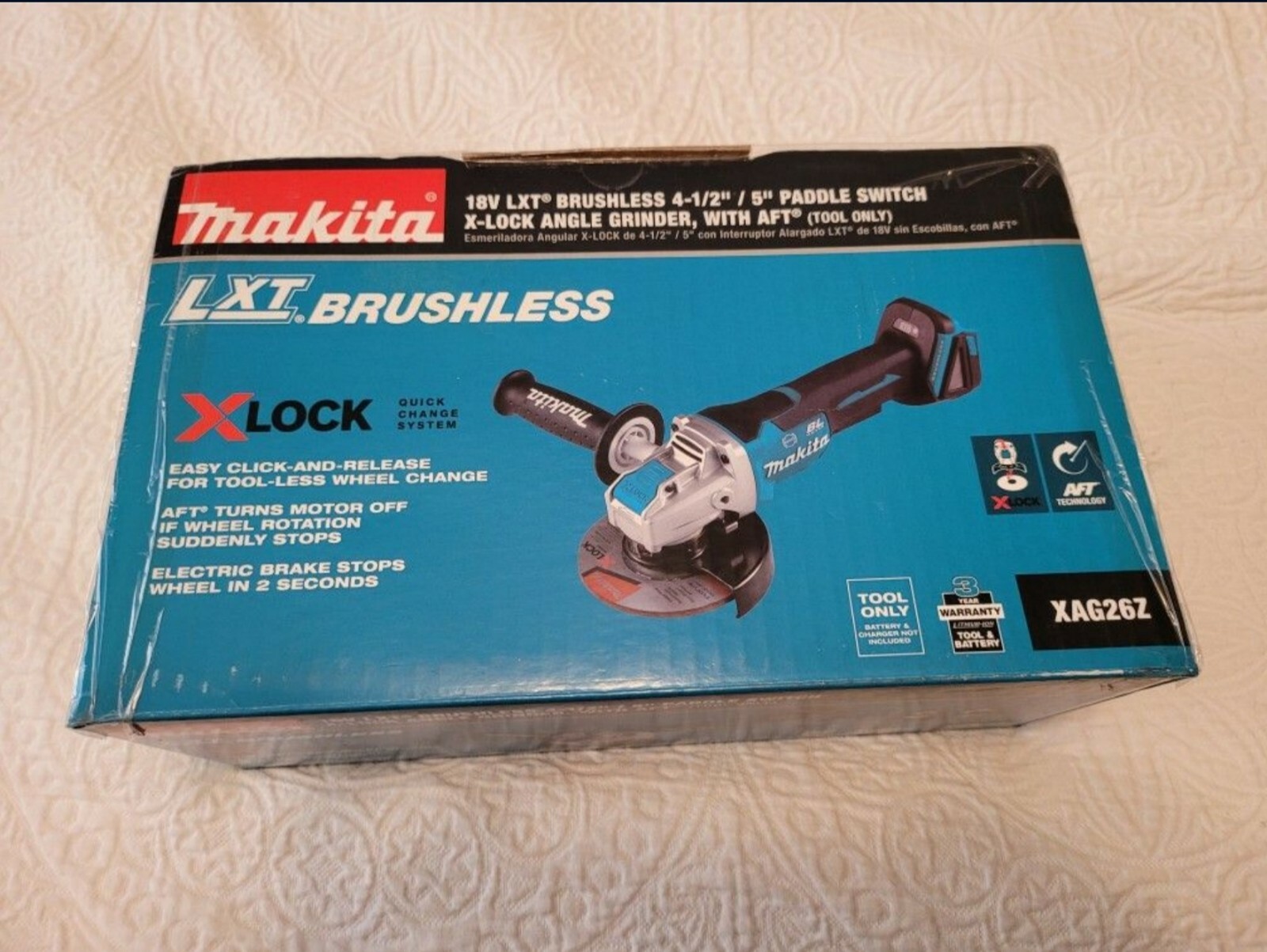 Makita XAG26Z 18V LXT Cordless Angle Grinder Black/Blue brushless