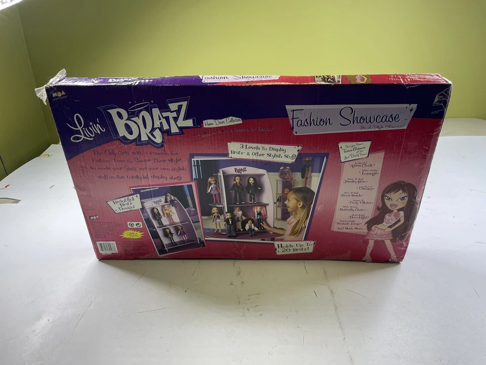 Bratz 2006 Fashion Show Case Wall Shelf Display Shelf New - image 2 of 4