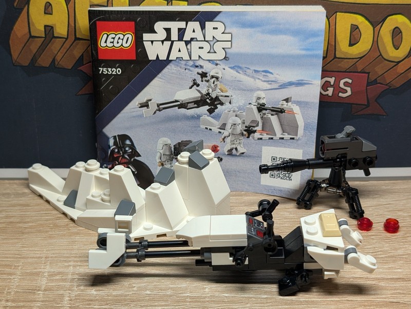 LEGO ® Star Wars set 75320 new without mini as shown