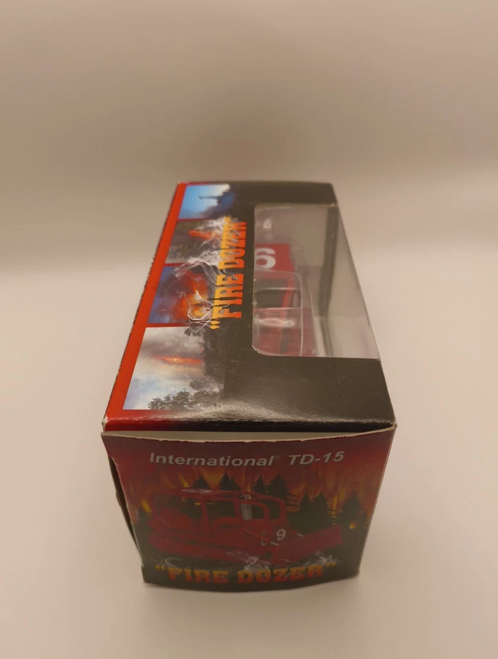First Gear International TD-15 "Fire Dozer" Escala 1:50 Réplica - Nuevo En Caja Foto 4 de 4