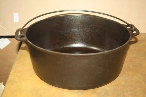 Vintage Griswold No.9 Dutch Oven 834C Block Logo Erie PA -  Cast Iron- No lid