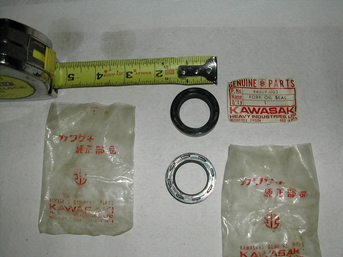 NOS KAWASAKI G3 J1 D1 KH100 C2 FORK SEAL 44009-003 (X2 SEALS) | eBay