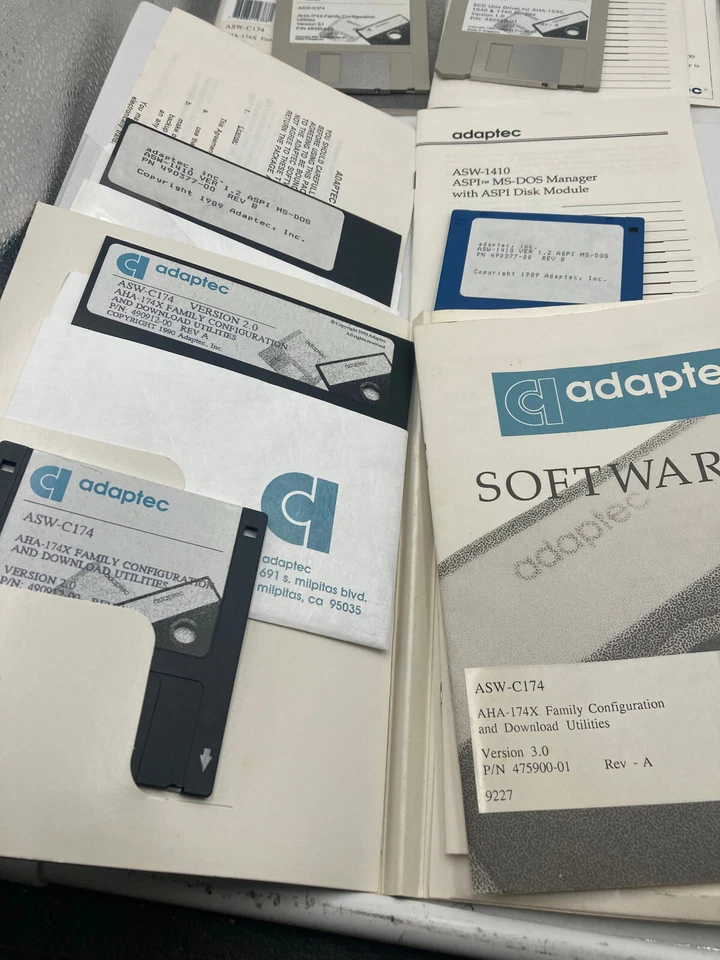 Lot of Adaptec Drivers For DOS SCO UNIX Novell NetWare With Manuals - Image 4 of 4