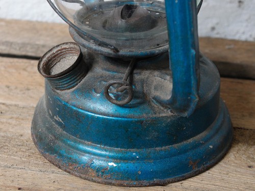 Old Blue Storm Lantern Tea Light Lamp - Picture 5 of 5