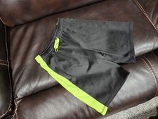 JUMPING BEANS ACTIVE BOYS BLACK/NEON GREEN SHORTS SIZE 7