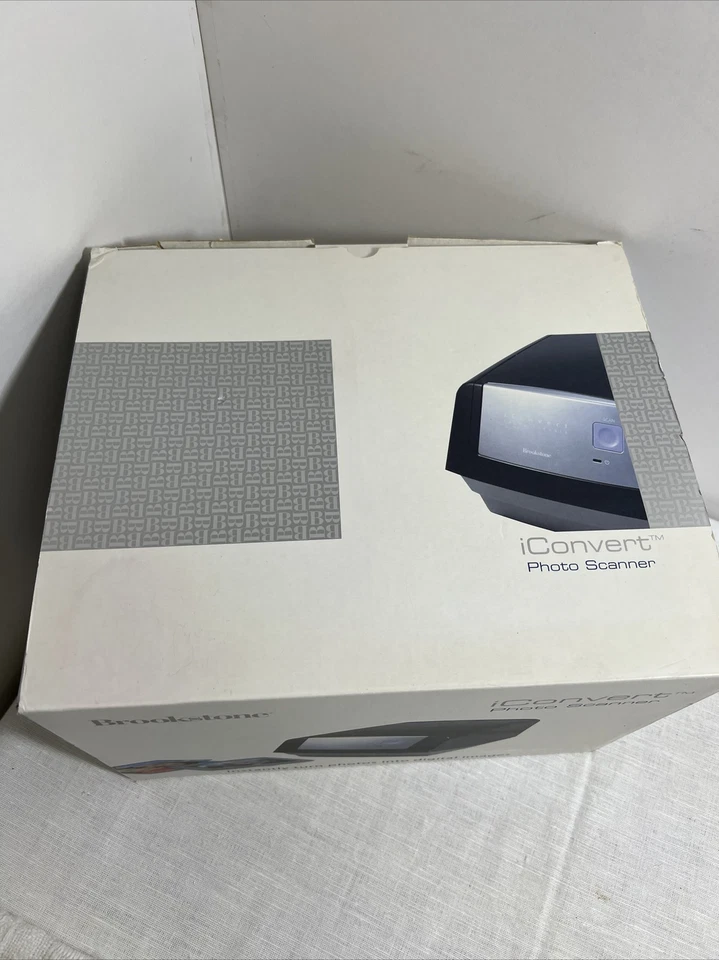 BROOKSTONE - iConvert Photo Scanner - INSTANTLY TURN PHOTOS INTO DIGITAL IMAGES - Image 2 of 4