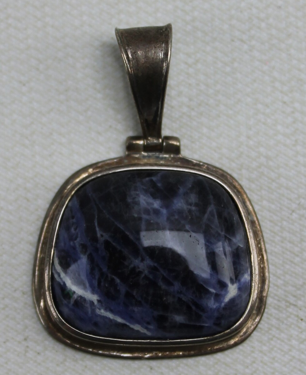 Sterling Silver Square Sodalite Stone Pendant Sterling Silver Square Sodalite Stone Pendant