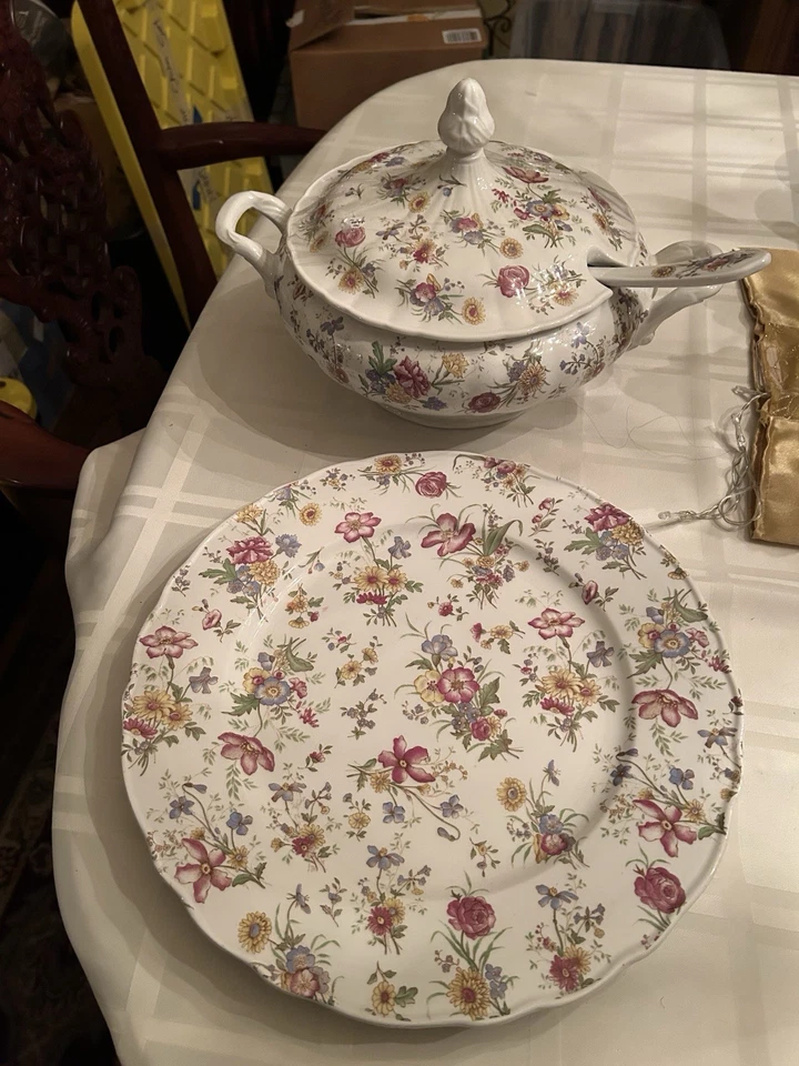 Serving Bowl With Spoon And Platter - Image 2 of 4