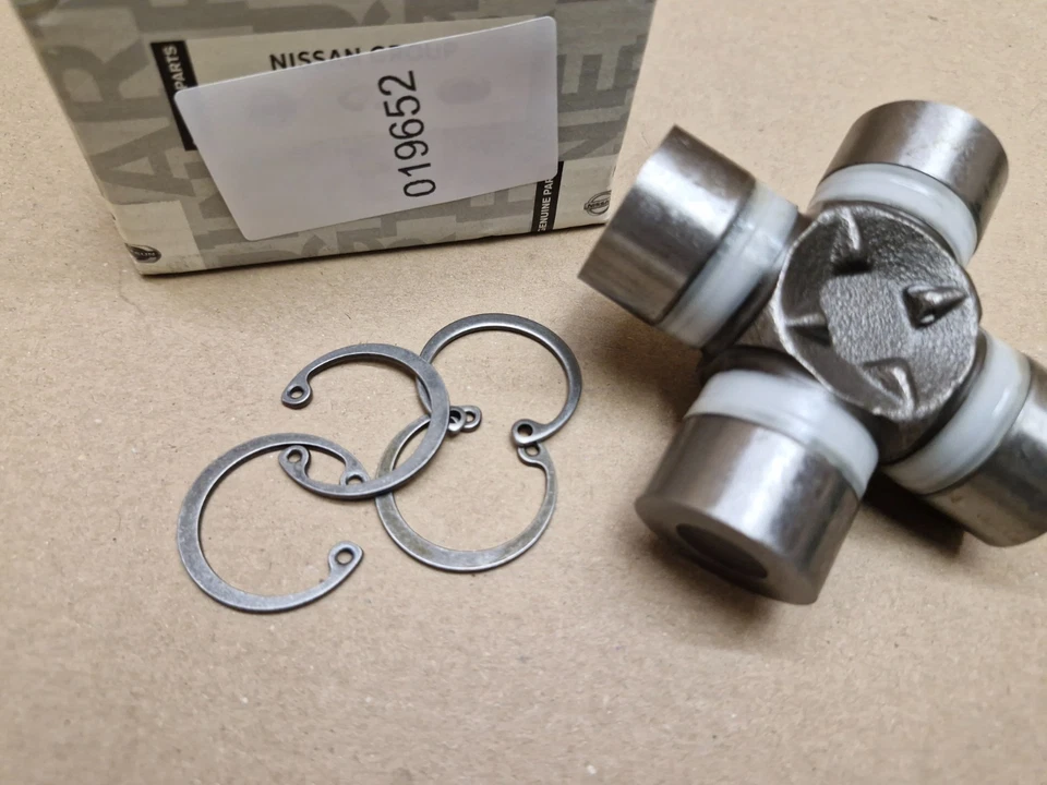 Nissan Cabstar F24 Drive shaft coupler 2006-2013 37125MB425 Genuine New - Image 2 of 4